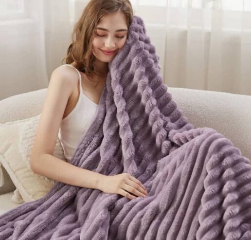 LIGHT FLEECE BLANKETS