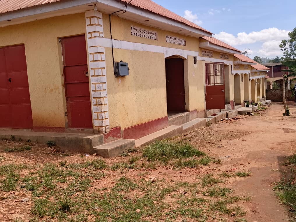 10 Single Rooms, 2 Unfinished Shops Up For Sale In Matugga