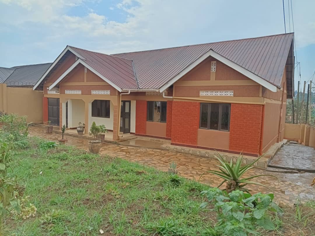 House For Sale In Namanve-Jinja Road