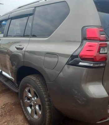Land Cruiser Prado Tx Uay Kaweesi