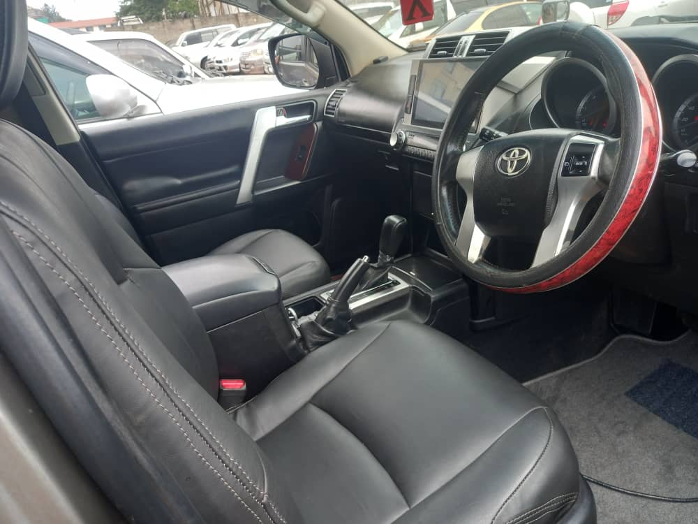 Land Cruiser Prado Tx Uay Kaweesi
