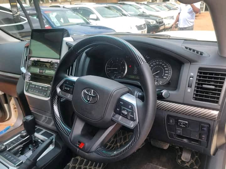 Land Cruiser Prado V8