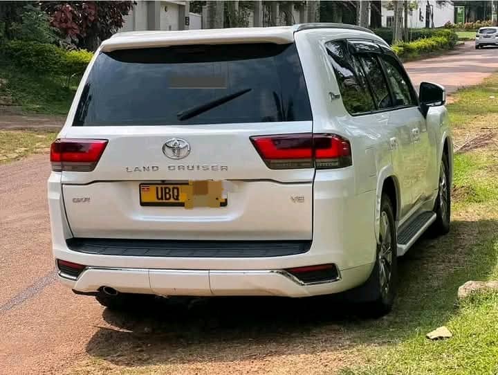 Land Cruiser Prado V8