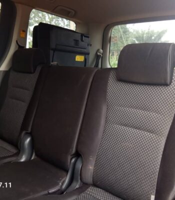 Toyota Noah Si