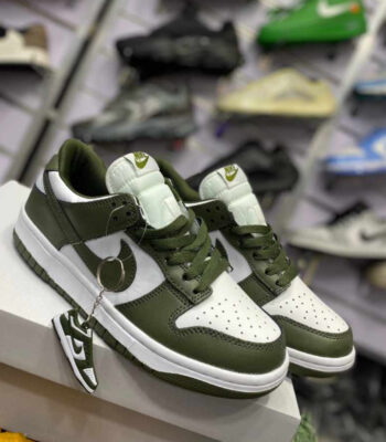 Nike SB Dunk Low Pro Sneakers