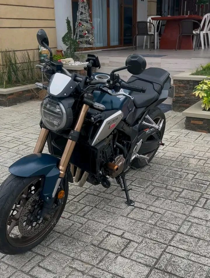 Honda motorbike for cruise and offroad whatsap +255752328877