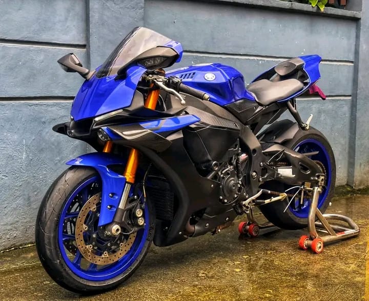 New 2025 Yamaha YZF-R7 Sportbike whatsap +255752328877