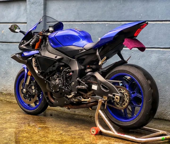 New 2025 Yamaha YZF-R7 Sportbike whatsap +255752328877