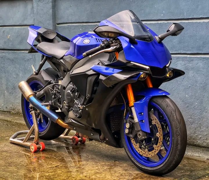 New 2025 Yamaha YZF-R7 Sportbike whatsap +255752328877