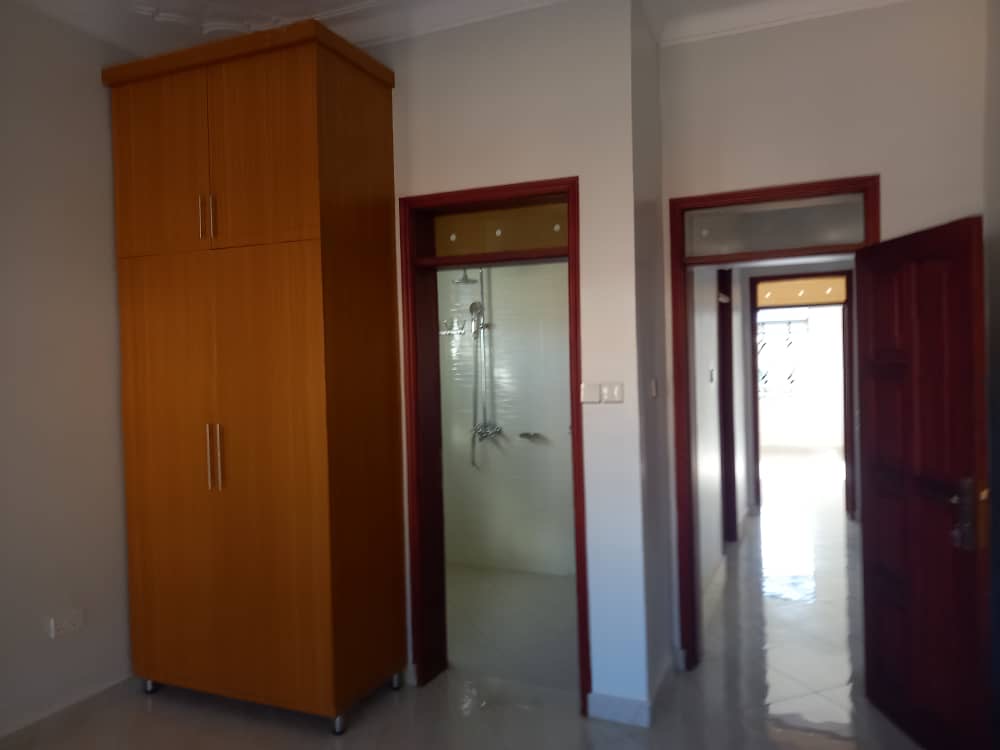 4-Bedrooms House For Sale Akright Bwebajja