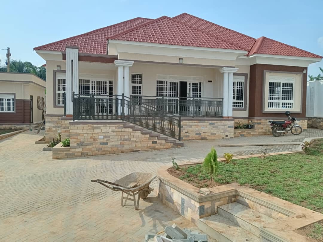 Beautiful Classic Home For Sale in Namugongo-Sonde