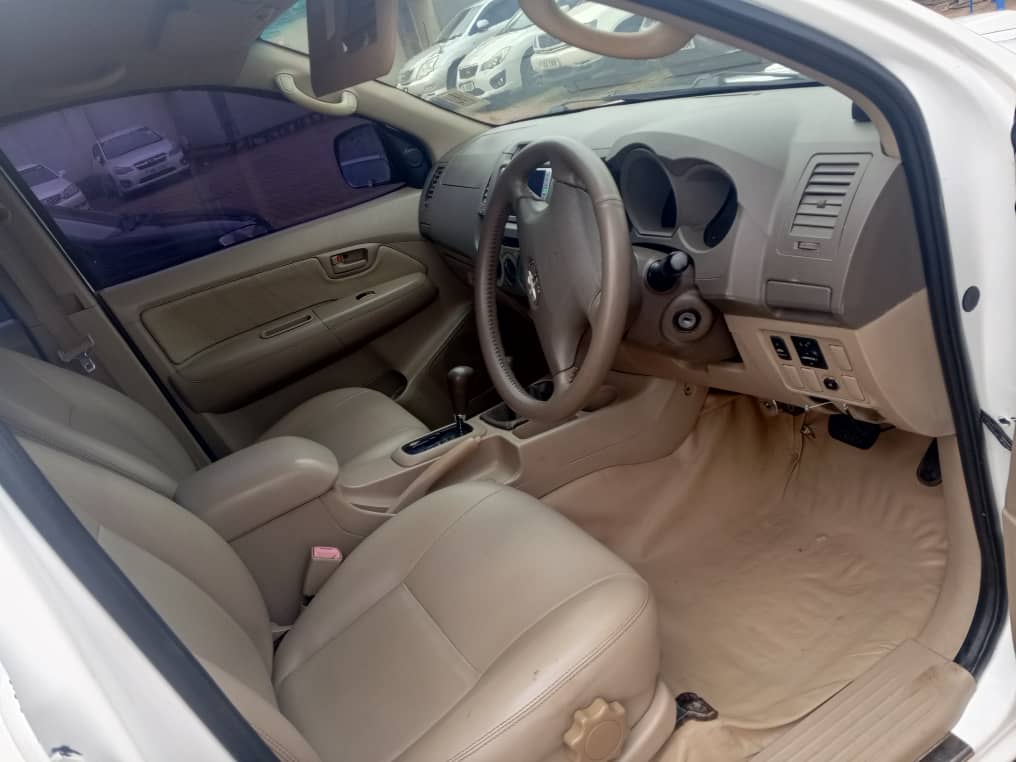 HILUX VIGO (DIGITAL)