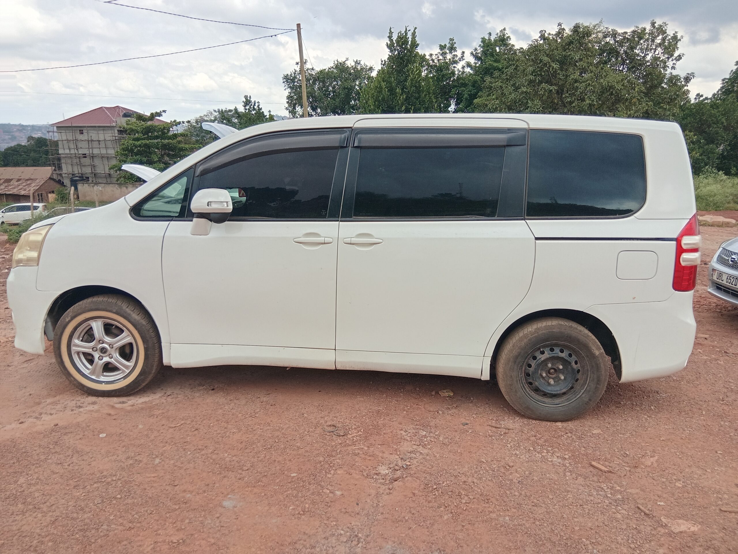 Toyota Noah For Sale